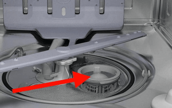 Cleaning the dishwasher filter